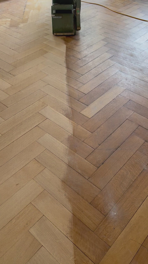 Korund Aluminiumoxid Gewebe-Schleifband, 200 x 750 mm, ideal für Bodenschleifmaschinen. Hochwertiges Schleifmittel für präzise Holz- und Metallbearbeitung.